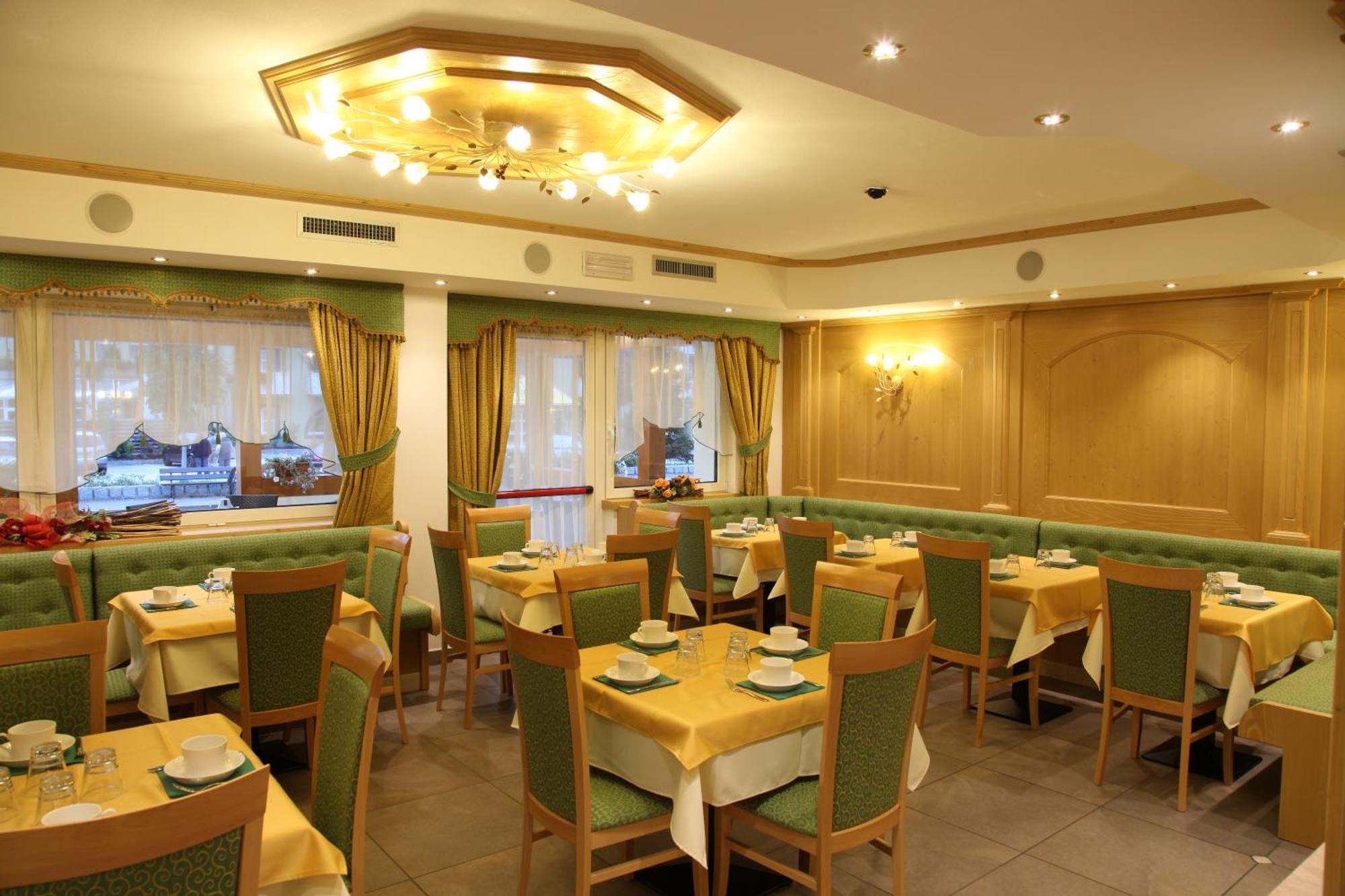Hotel Gran Vacanze Rooms & Apartments Dimaro Εξωτερικό φωτογραφία