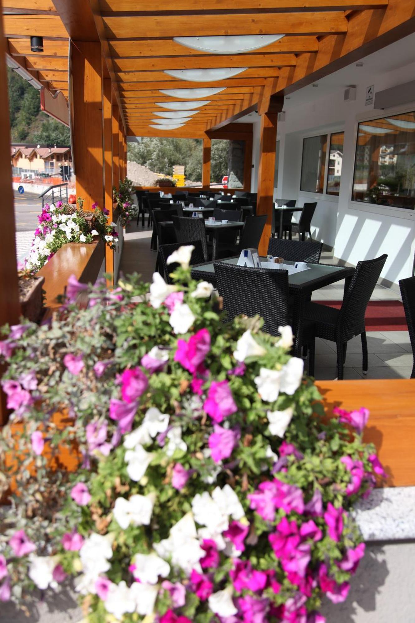 Hotel Gran Vacanze Rooms & Apartments Dimaro Εξωτερικό φωτογραφία