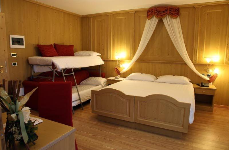 Hotel Gran Vacanze Rooms & Apartments Dimaro Δωμάτιο φωτογραφία