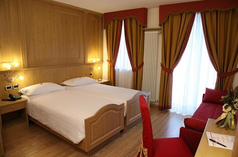 Hotel Gran Vacanze Rooms & Apartments Dimaro Δωμάτιο φωτογραφία