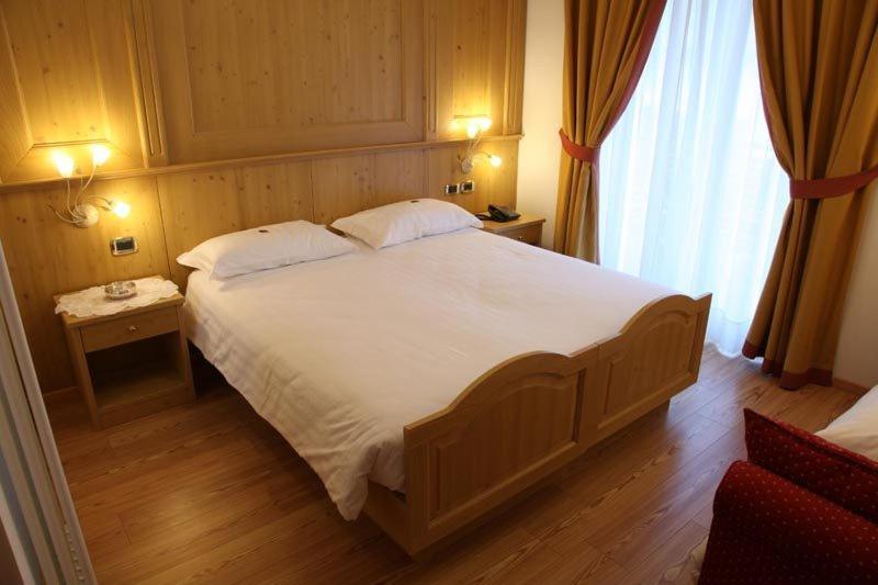Hotel Gran Vacanze Rooms & Apartments Dimaro Δωμάτιο φωτογραφία